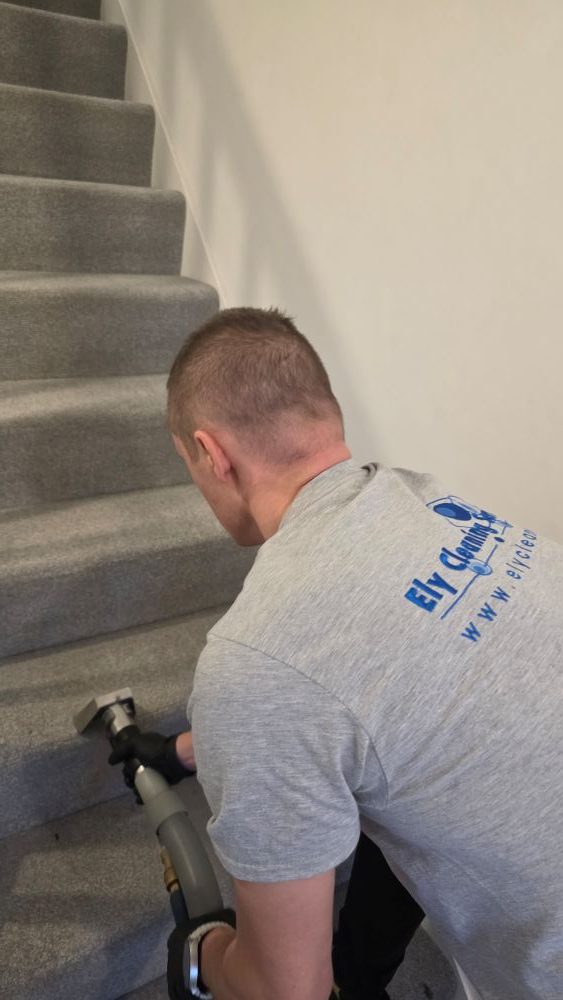 Professional end of tenancy stairs carpet cleaning service.